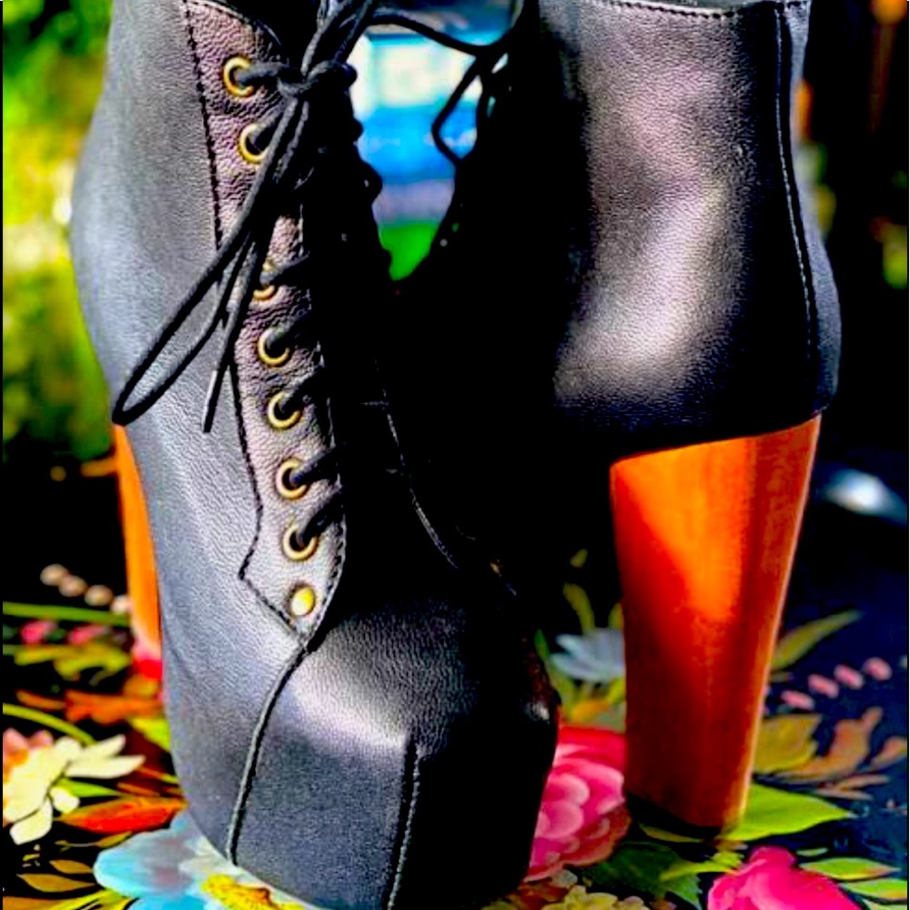 Jeffrey Campbell Bootie. Size 8.